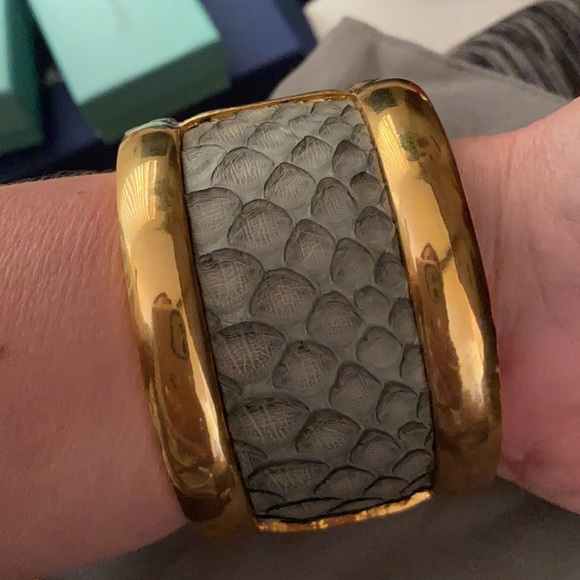 Kara Ross Large Wide Lizard & Swarovski Gems Gold Hinged Statement Cuff NWT - Picture 5 of 8